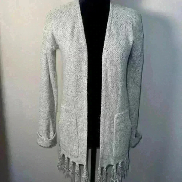 Olive & oak‎ tassel sweater - Picture 1 of 5
